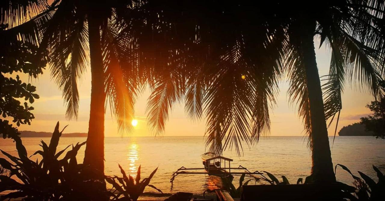Sunset Beach Batudaka Buitenkant foto