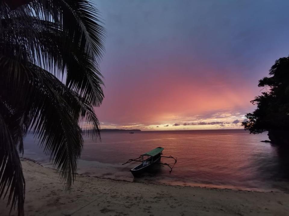 Sunset Beach Batudaka Buitenkant foto